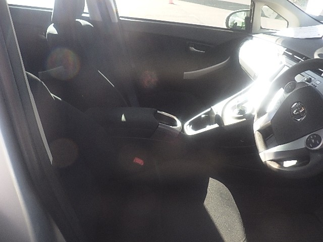 TOYOTA PRIUS PHV 2012 Image 25