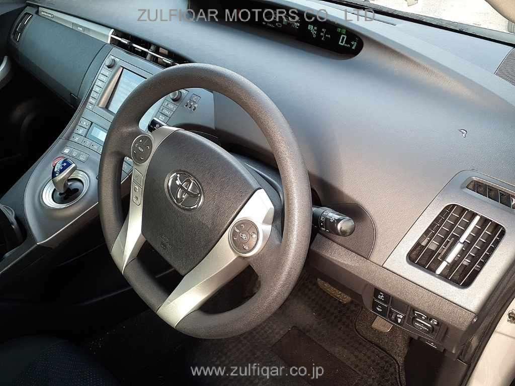 TOYOTA PRIUS PHV 2012 Image 7