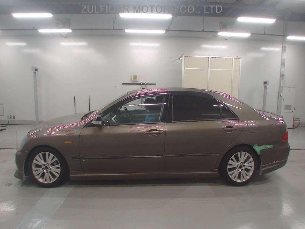 TOYOTA CROWN 2006 Image 4