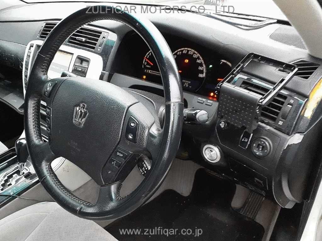 TOYOTA CROWN 2006 Image 7