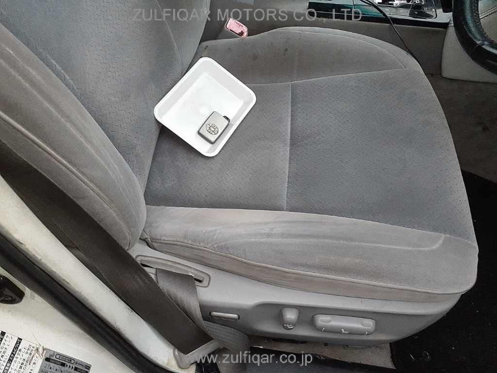 TOYOTA CROWN 2006 Image 8