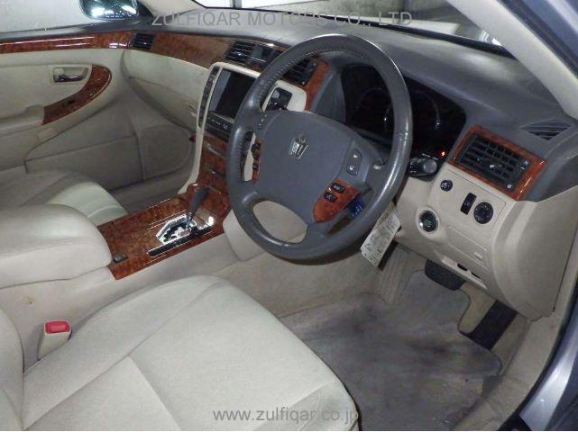 TOYOTA CROWN 2005 Image 3
