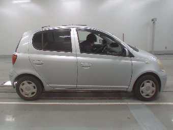 TOYOTA VITZ 2003 Image 3