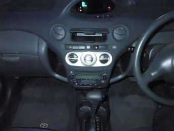 TOYOTA VITZ 2003 Image 8