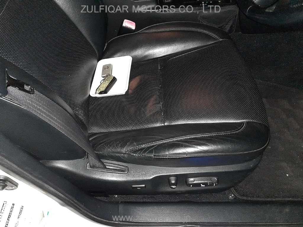 TOYOTA CROWN 2007 Image 8