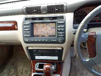 TOYOTA CROWN 2003 Image 8