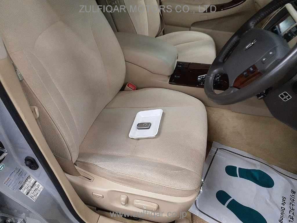 TOYOTA CROWN 2006 Image 8