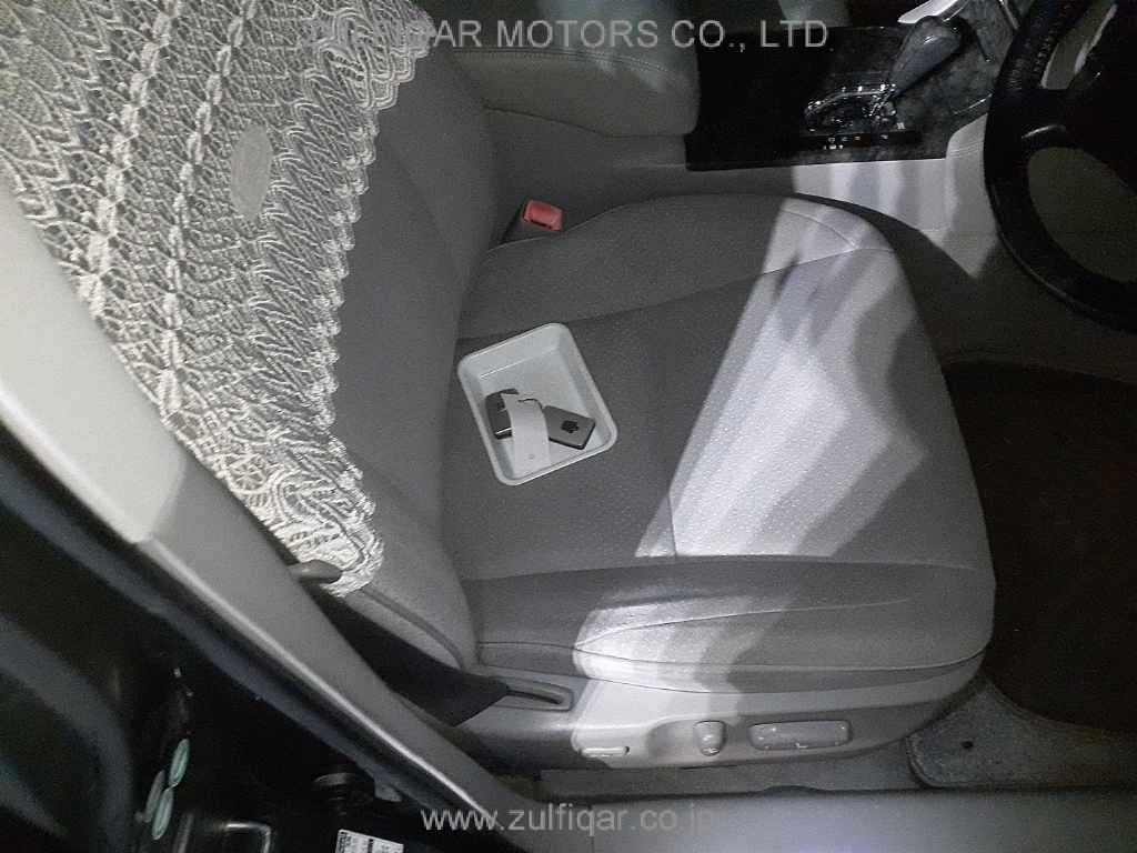 TOYOTA CROWN 2005 Image 8