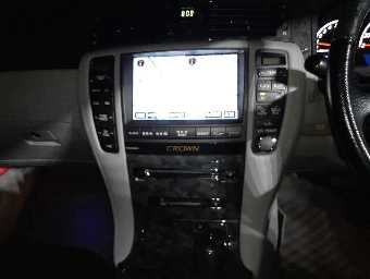 TOYOTA CROWN 2005 Image 8