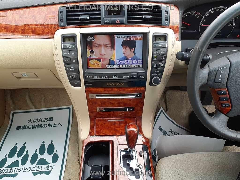 TOYOTA CROWN 2006 Image 9