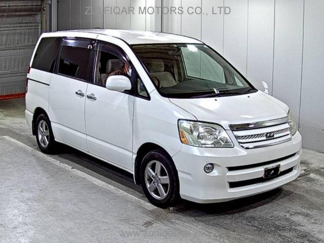 トヨタNOAHモデルカー ZA-74236 TOYOTA NOAH AZR60 Oct-2005
