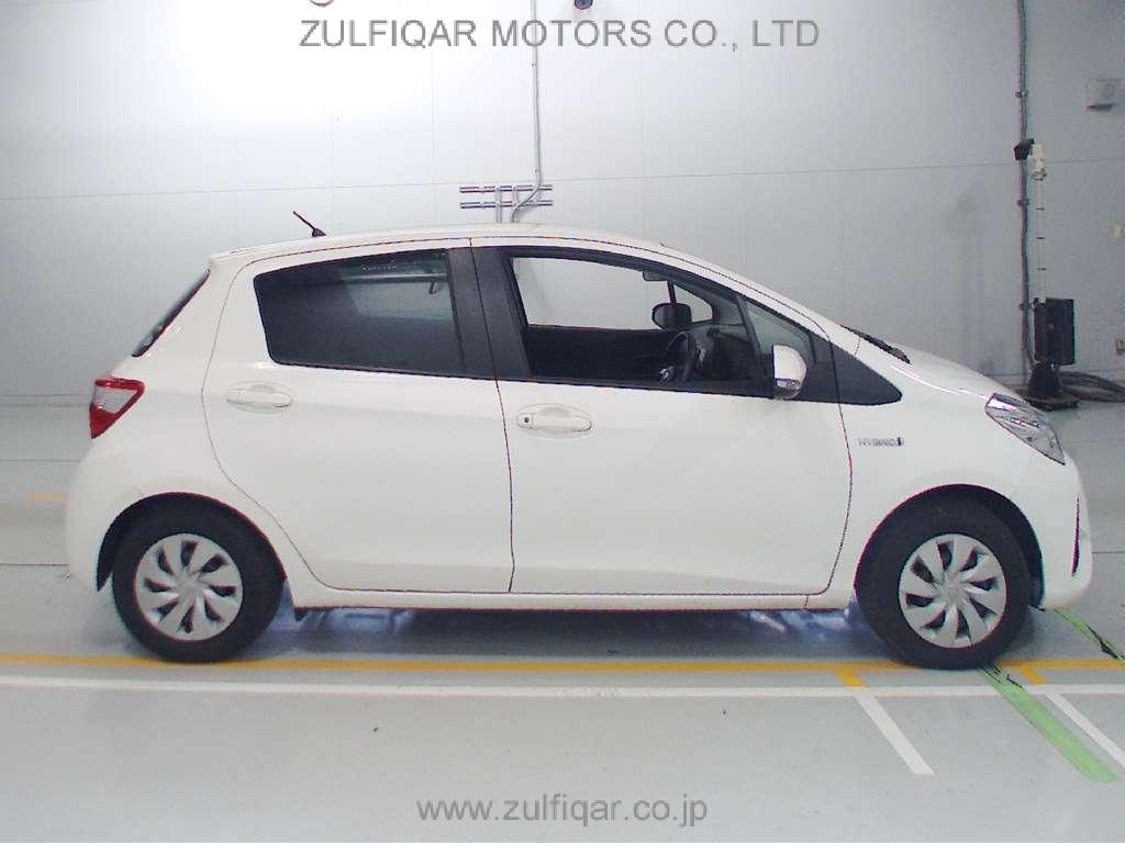 TOYOTA VITZ 2019 Image 3