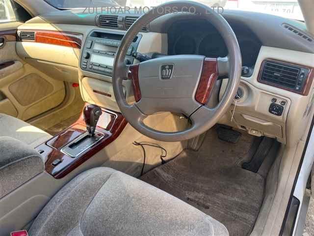 TOYOTA CROWN 2001 Image 3