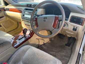 TOYOTA CROWN 2001 Image 3