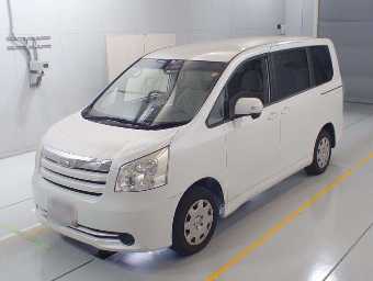 TOYOTA NOAH 2008 Image 1