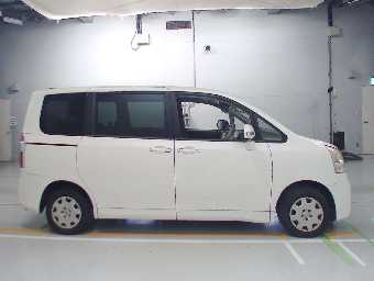 TOYOTA NOAH 2008 Image 2