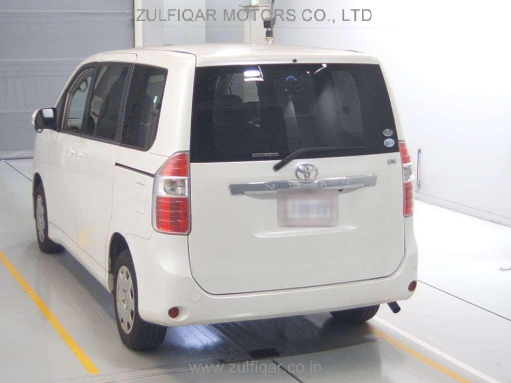 TOYOTA NOAH 2008 Image 6