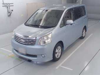 TOYOTA NOAH 2010 Image 1