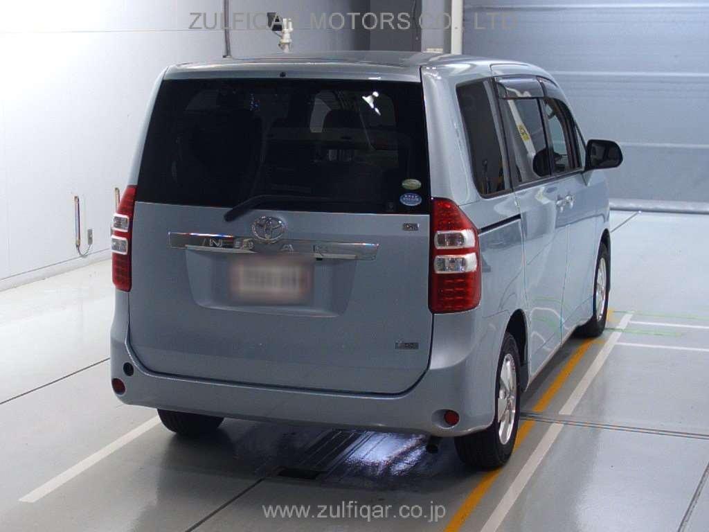 TOYOTA NOAH 2010 Image 2