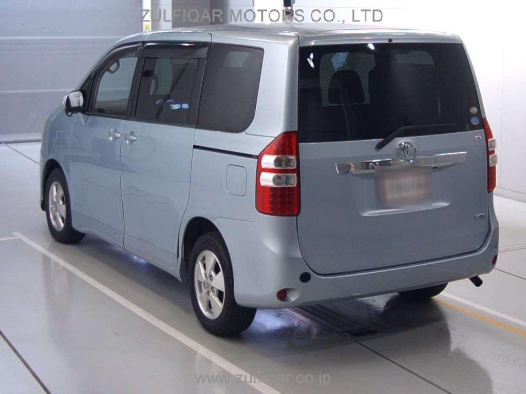 TOYOTA NOAH 2010 Image 6