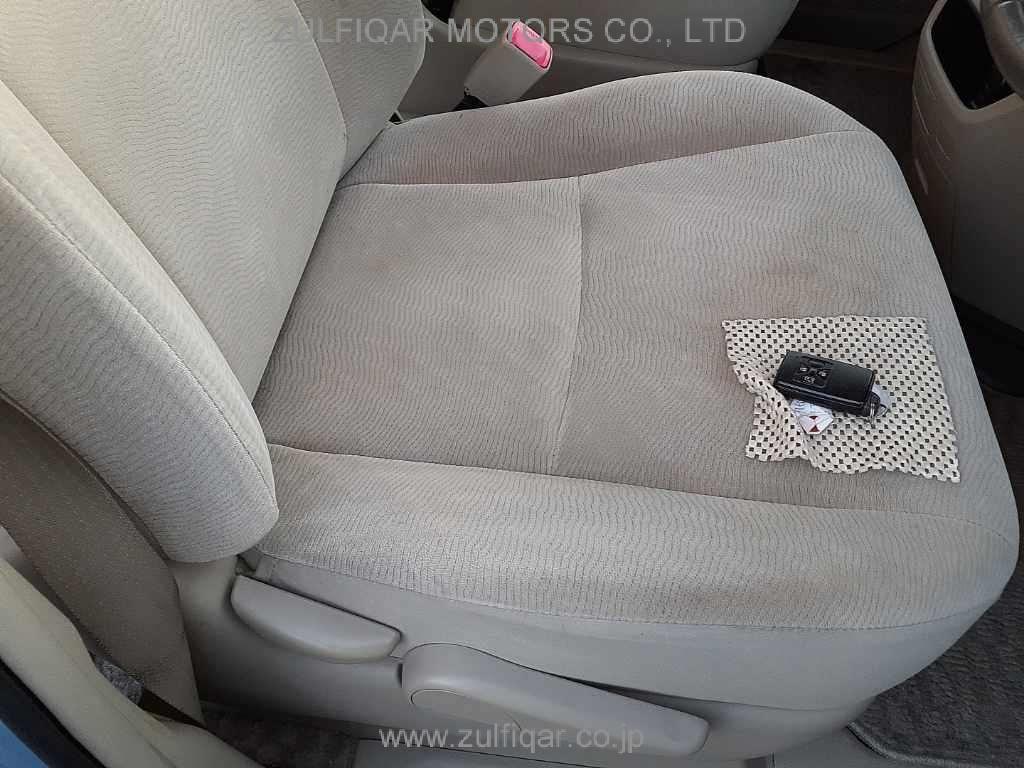 TOYOTA NOAH 2010 Image 8