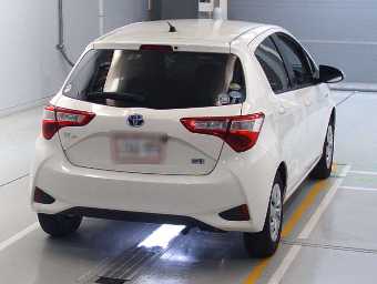 TOYOTA VITZ 2019 Image 2