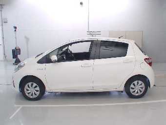 TOYOTA VITZ 2019 Image 3