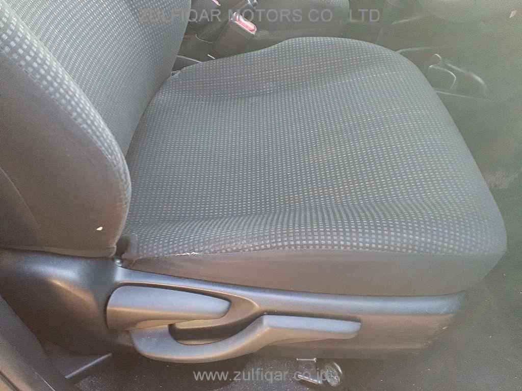 TOYOTA VITZ 2019 Image 8