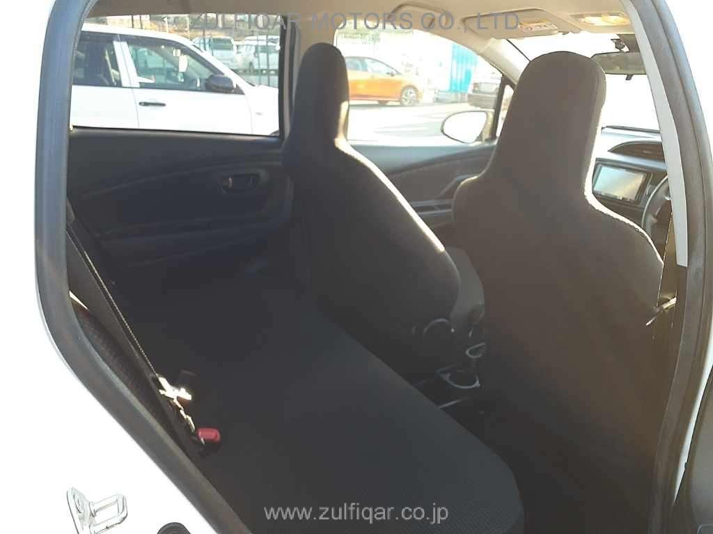 TOYOTA VITZ 2019 Image 9