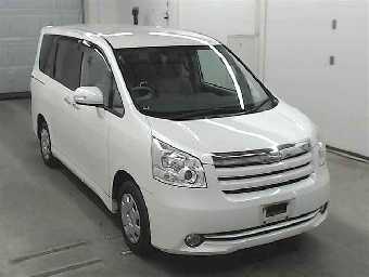 TOYOTA NOAH 2009 Image 1