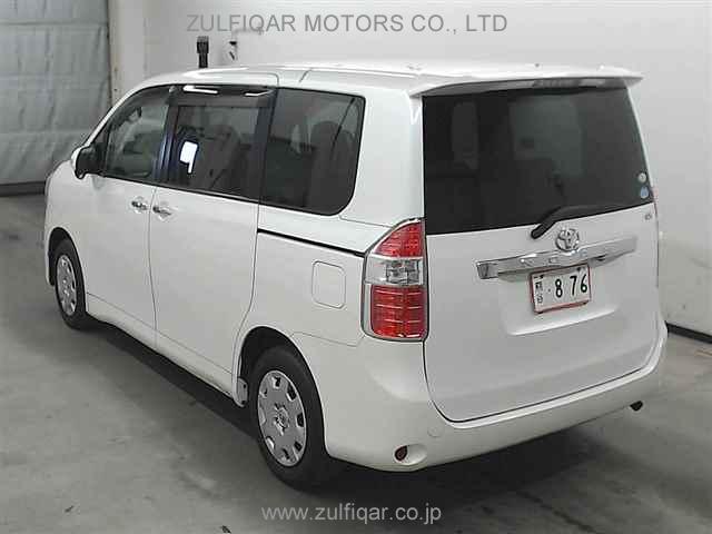 TOYOTA NOAH 2009 Image 2