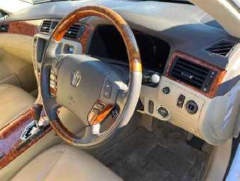 TOYOTA CROWN 2004 Image 3