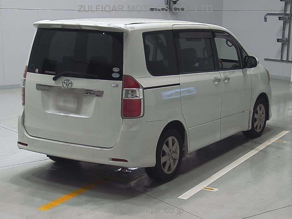 TOYOTA NOAH 2009 Image 2