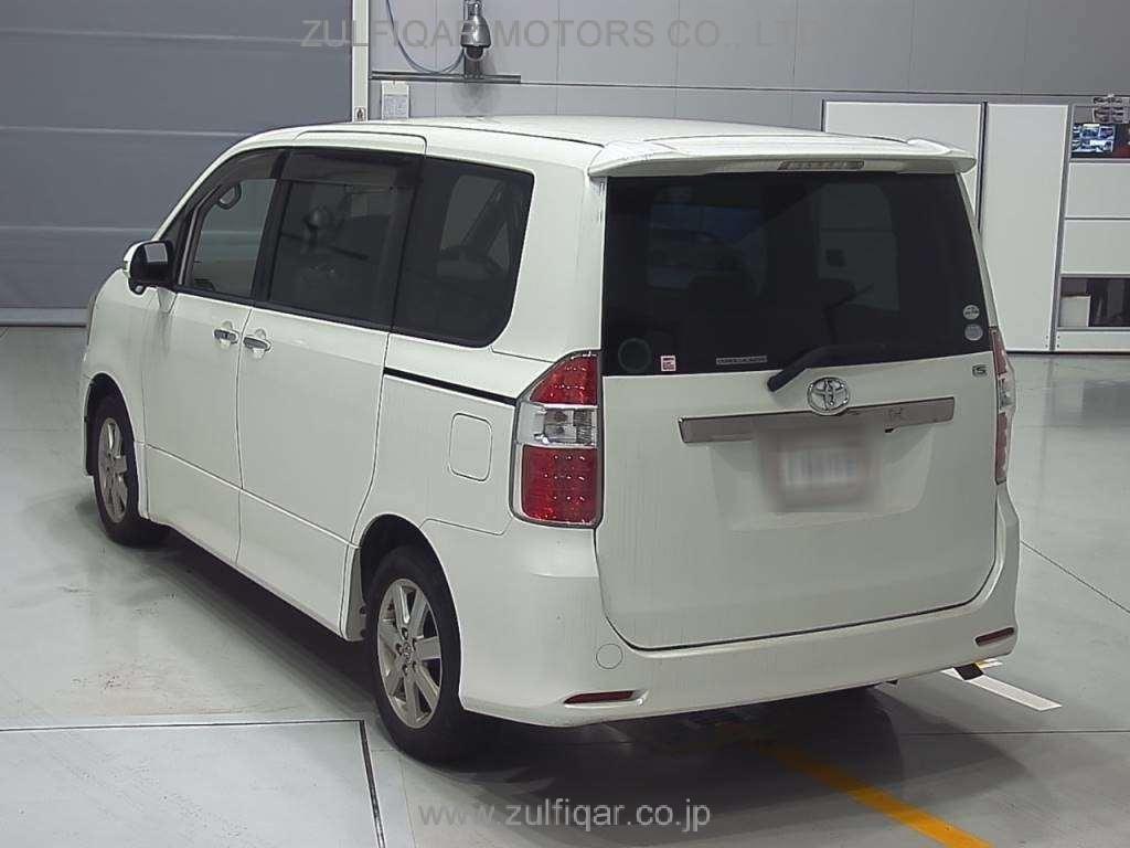 TOYOTA NOAH 2009 Image 6