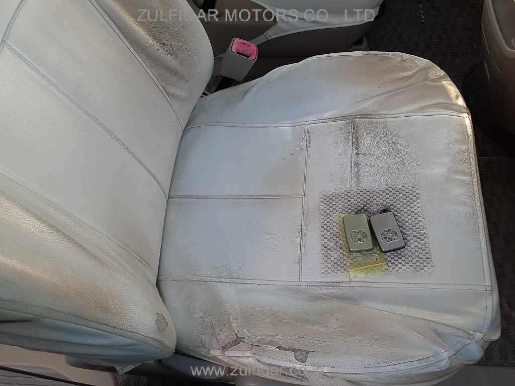 TOYOTA NOAH 2009 Image 8
