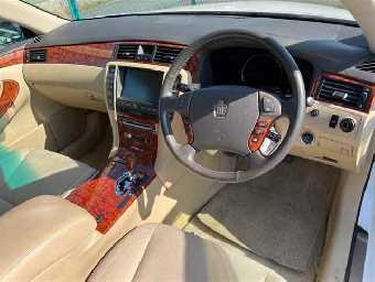 TOYOTA CROWN 2004 Image 3
