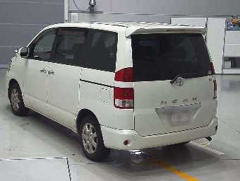 TOYOTA NOAH 2007 Image 5