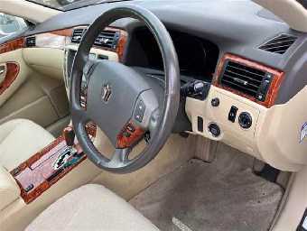 TOYOTA CROWN 2004 Image 3