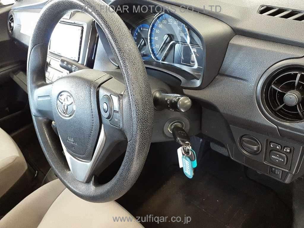 TOYOTA COROLLA AXIO 2017 Image 7