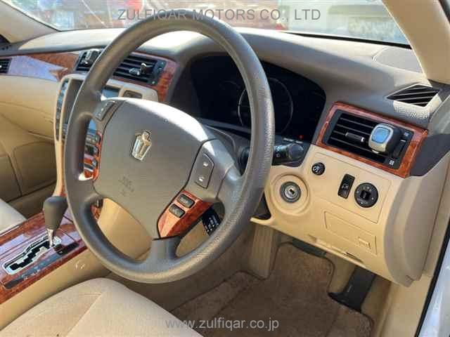 TOYOTA CROWN 2005 Image 3