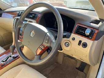 TOYOTA CROWN 2005 Image 3