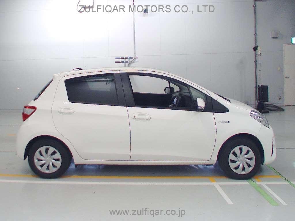 TOYOTA VITZ 2019 Image 3