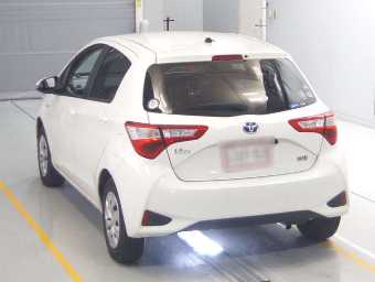 TOYOTA VITZ 2019 Image 6