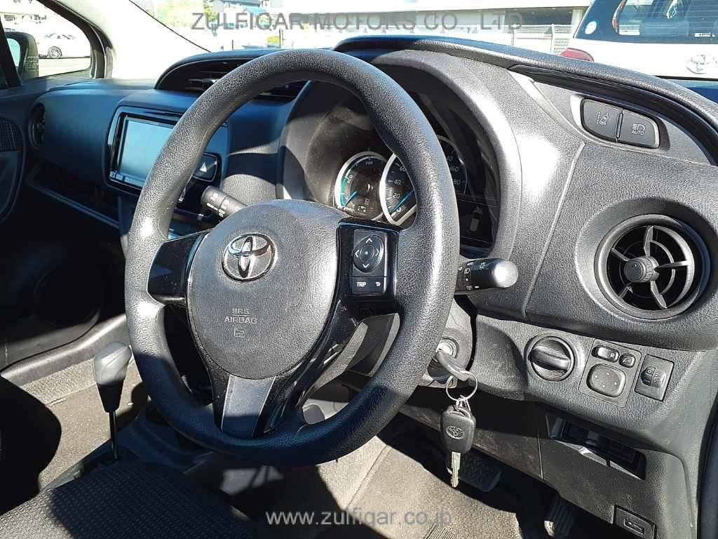 TOYOTA VITZ 2019 Image 7
