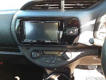 TOYOTA VITZ 2019 Image 10