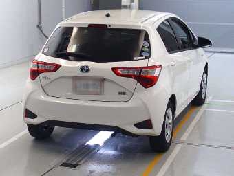 TOYOTA VITZ 2019 Image 2