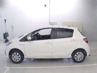 TOYOTA VITZ 2019 Image 4