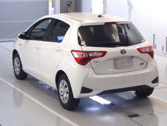 TOYOTA VITZ 2019 Image 6