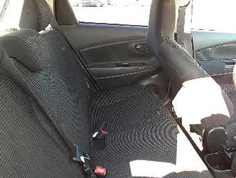 TOYOTA VITZ 2019 Image 9