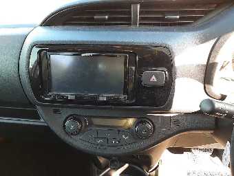 TOYOTA VITZ 2019 Image 10